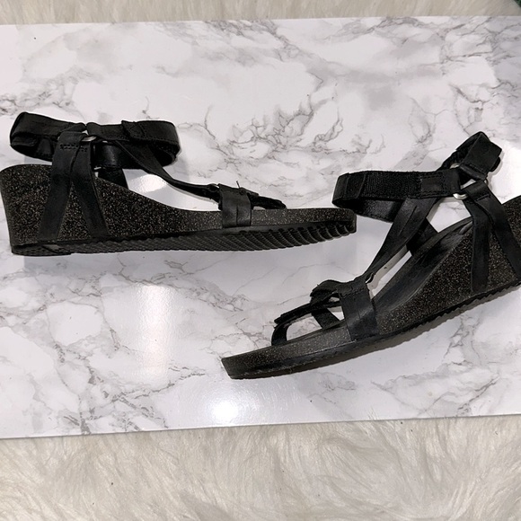 Teva Women's Black Sandals size 9 - Picture 5 of 10